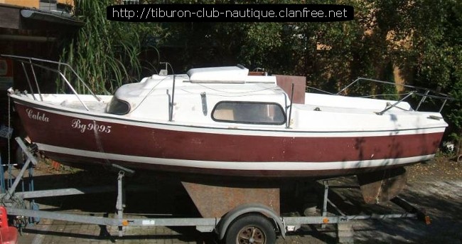 Sur sa remorque