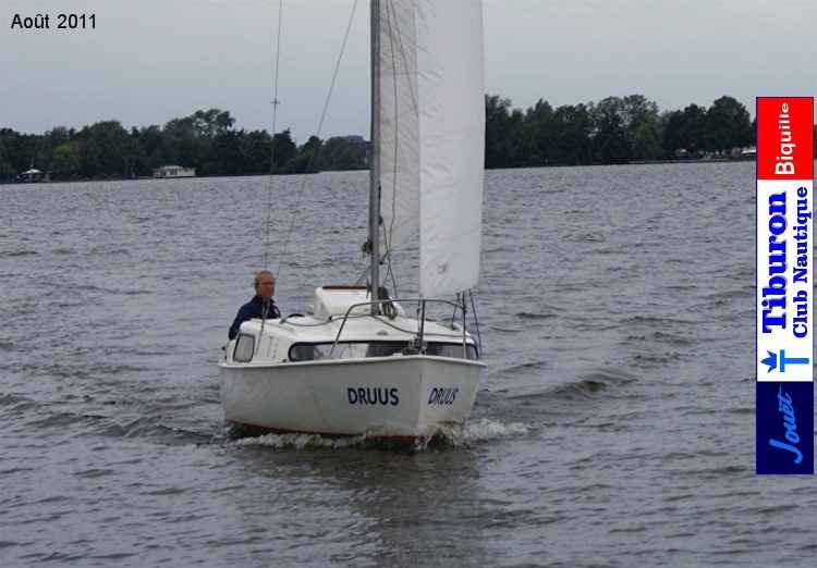Sous voiles