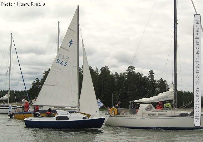 Sous voiles