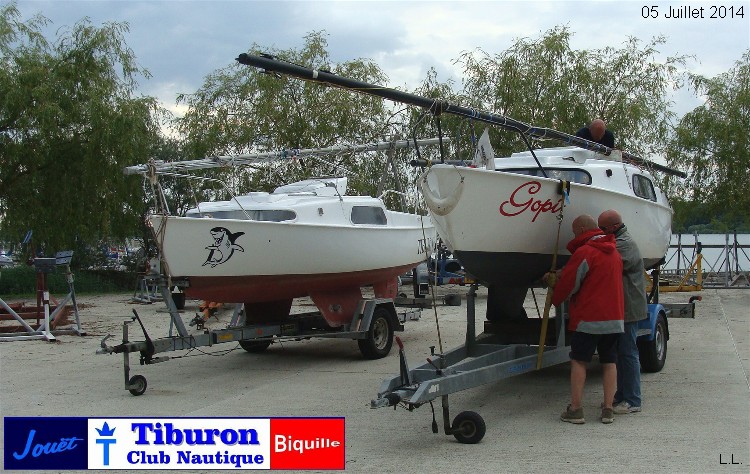 On prépare les bateaux pour mâter On prépare les bateaux pour mâter