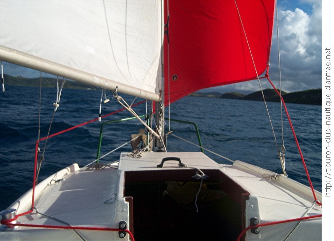 Sous voiles